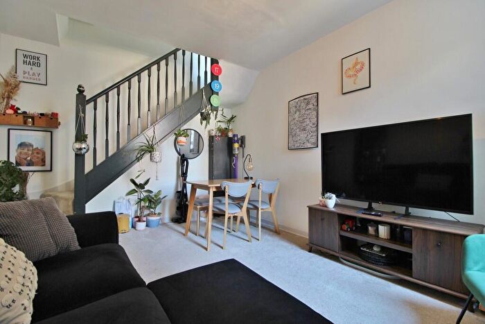 2 Bedroom Apartment For Sale In Victoria Road North, Southsea, PO5