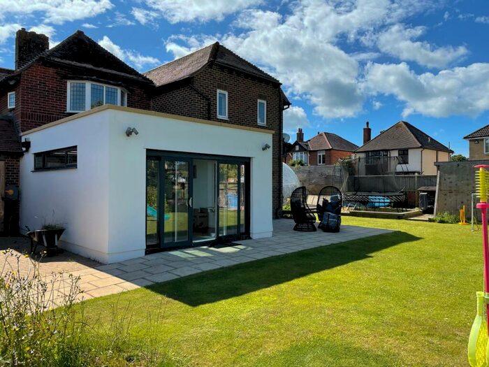 5 Bedroom House To Rent In Grove Road, Sandown, PO36