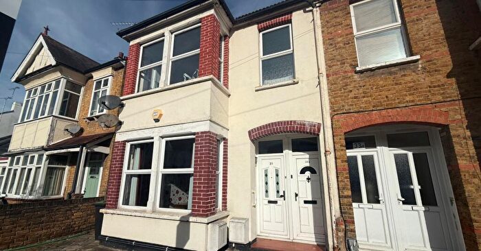 1 Bedroom Flat For Sale In Swanage Road, Southend-on-Sea, Essex, SS2