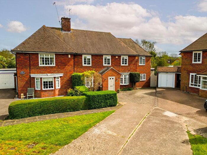 4 Bedroom Semi Detached House For Sale In Middle Road, Aylesbury, HP21