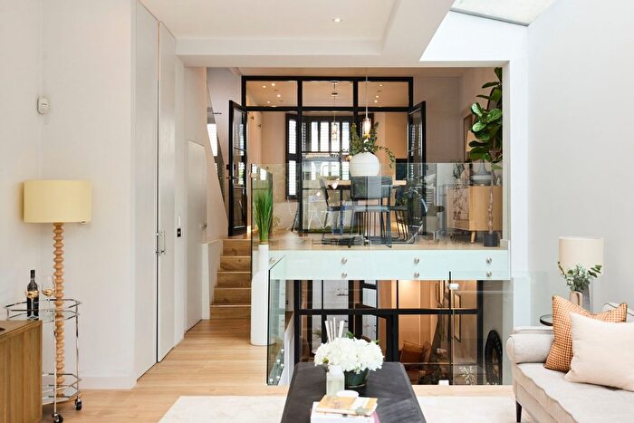 4 Bedroom End Of Terrace House To Rent In Hartismere Road, Fulham, SW6