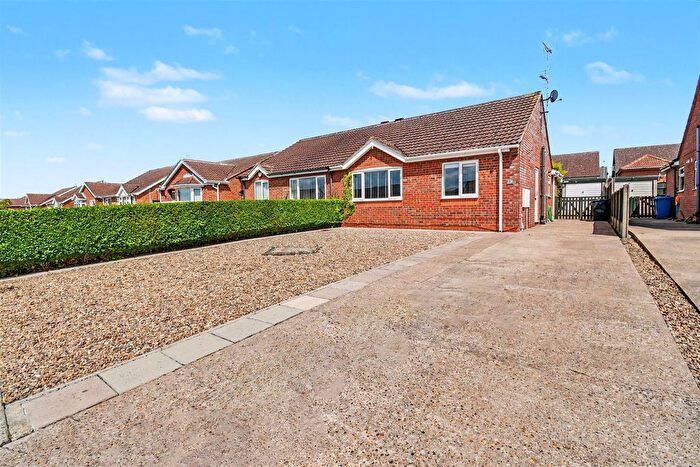 2 Bedroom Bungalow For Sale In Tennyson Close, Caistor, LN7