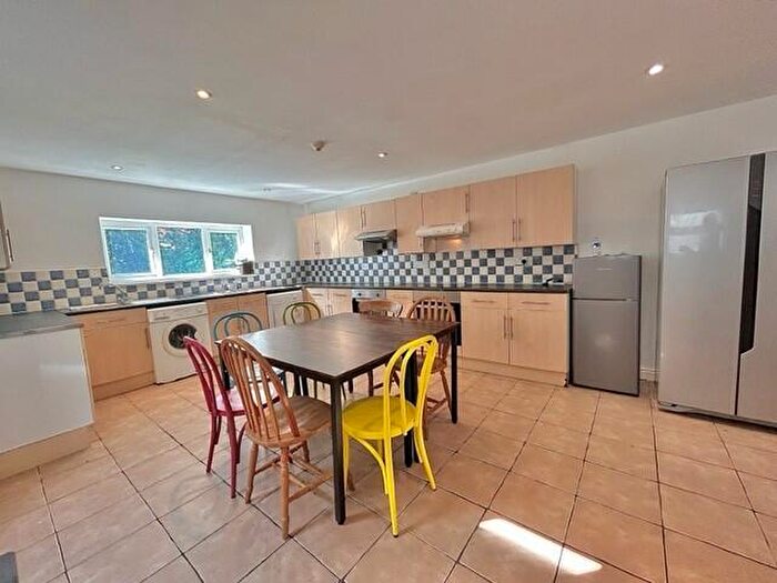 8 Bedroom House Of Multiple Occupation To Rent In Woodville Road, Cardiff(City), CF24