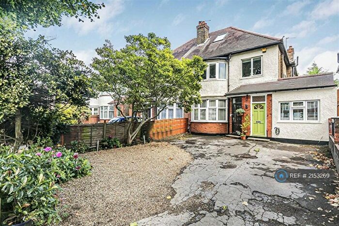 2 Bedroom Flat To Rent In Village Road, Enfield, EN1