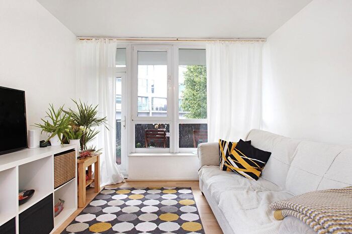 1 Bedroom Flat To Rent In Crosby Row, London, SE1