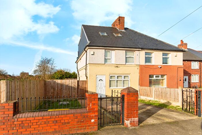 3 Bedroom Semi Detached House For Sale In Deightonby Street, Thurnscoe, Rotherham, Barnsley, S63