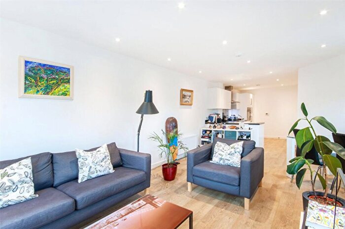 2 Bedroom Apartment To Rent In The Flow, SW12