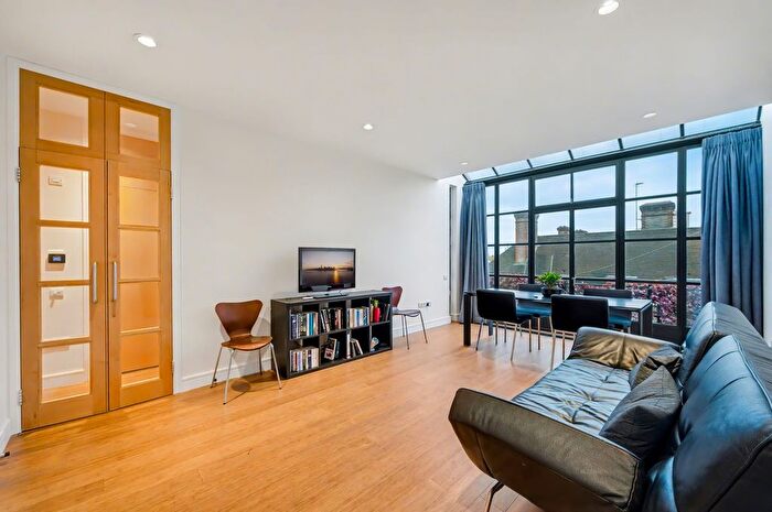 3 Bedroom Flat To Rent In Carlow House, Carlow Street, London, NW1