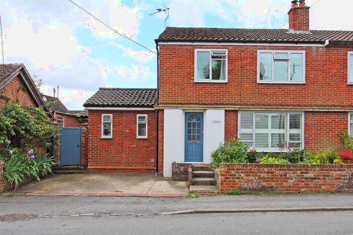 3 Bedroom Semi-Detached House For Sale In High Street, Broughton, Stockbridge, SO20