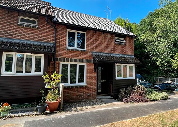 1 Bedroom Terraced House To Rent In Knaphill, Woking, GU21