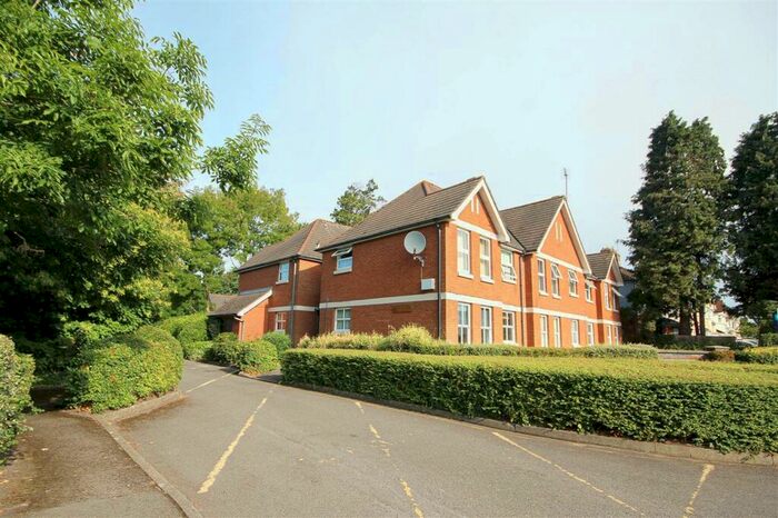 1 Bedroom Apartment To Rent In Sandringham Court, Regents Park Road, Southampton, SO15