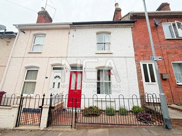 3 Bedroom Terraced House To Rent In Francis Street, Reading, Berkshire, RG1