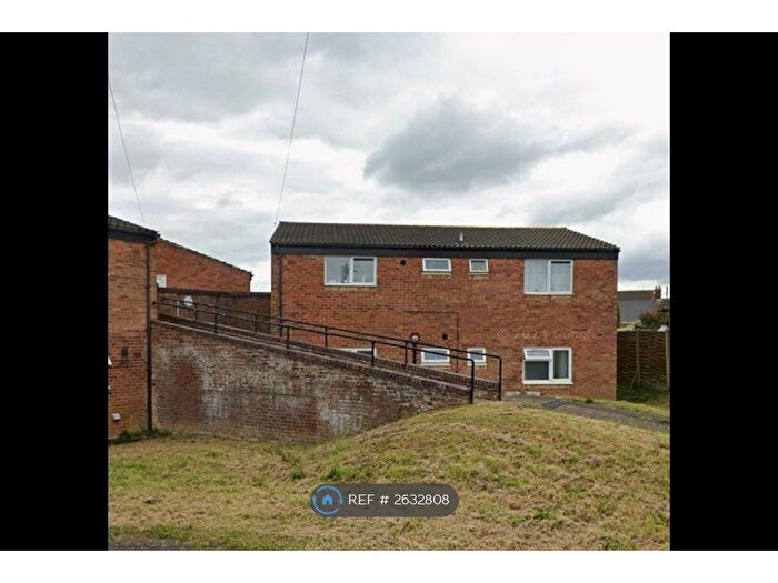 2 Bedroom Flat To Rent In Glenn Road, Poringland, Norwich, NR14