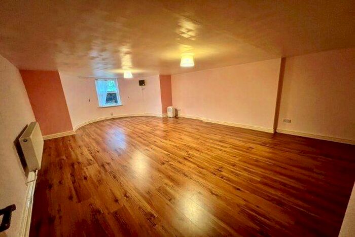 2 Bedroom Flat To Rent In Croxteth Road, Liverpool, L8