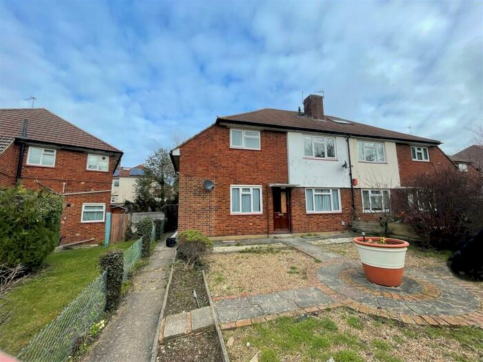 3 Bedroom Flat To Rent In Russett Close, Chelsfield, BR6