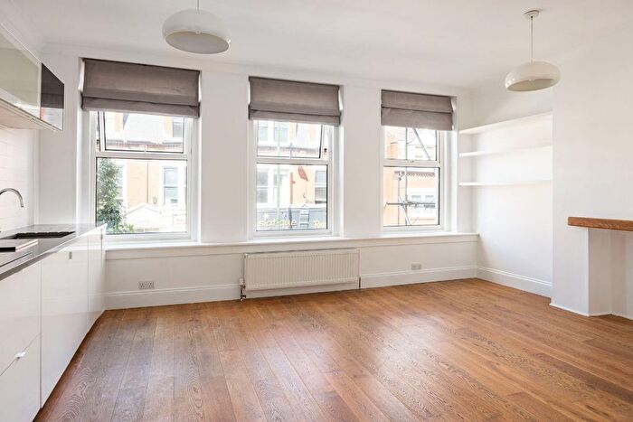 1 Bedroom Flat For Sale In Richmond Rd, East Twickenham, TW1