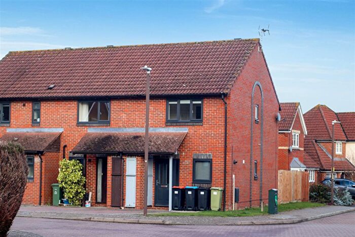 2 Bedroom Property For Sale In Hartdames, Shenley Brook End, Milton Keynes, MK5