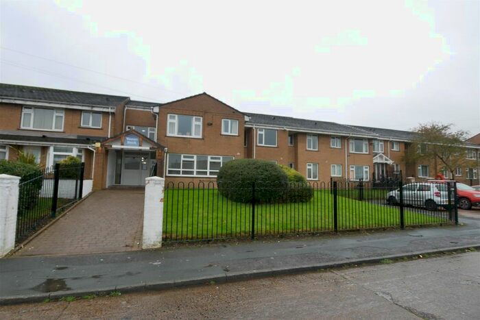 2 Bedroom Flat To Rent In Weavers Brook, Cumberland Close, Halifax, HX2
