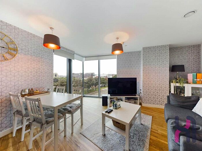 2 Bedroom Flat For Sale In The Tower, Plaza Boulevard, Liverpool, L8