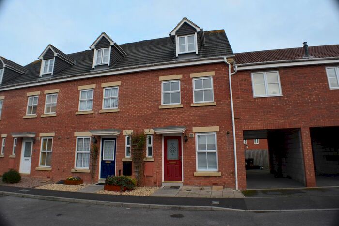3 Bedroom Town House To Rent In Lords Way, Bridgwater, TA6