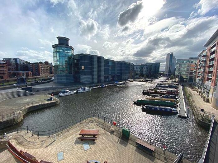 2 Bedroom Apartment To Rent In Magellan House Leeds Dock City Centre, LS10