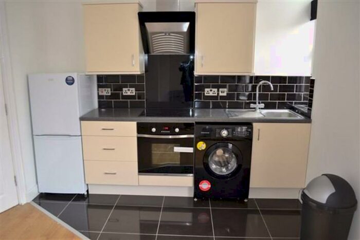 2 Bedroom Flat To Rent In St James Road, Leicester, LE2