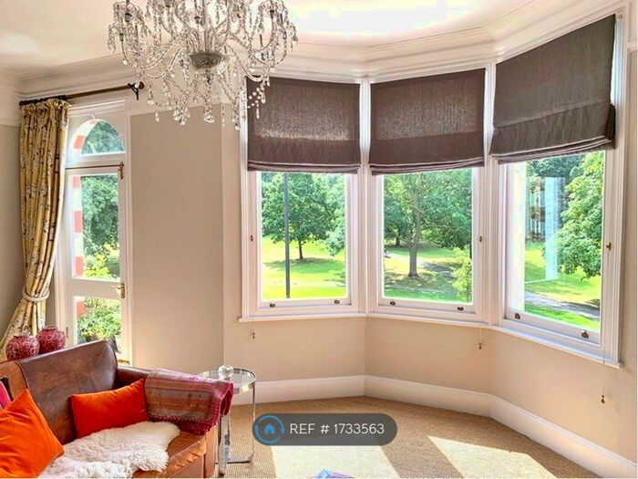 2 Bedroom Flat To Rent In Emmanuel Road, London, SW12