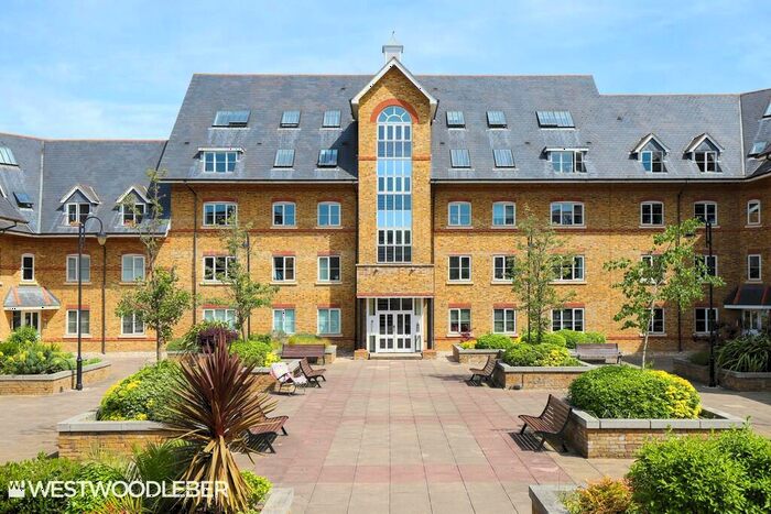 2 Bedroom Apartment To Rent In Station Road, Ware, SG12