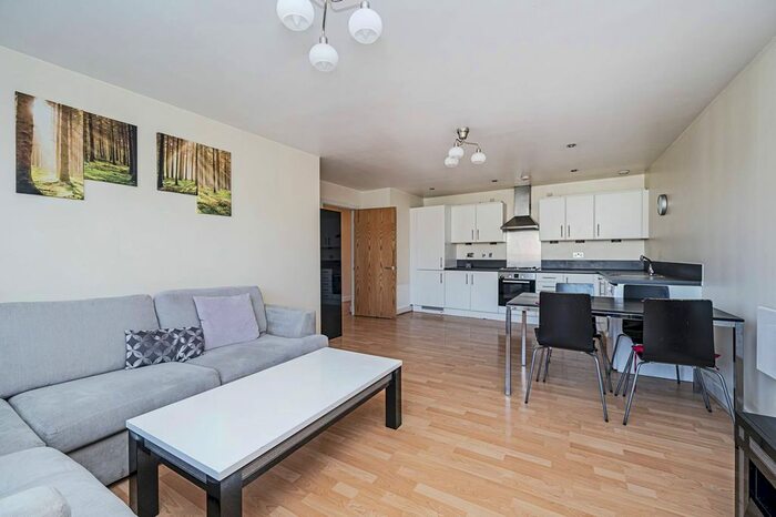 2 Bedroom Flat To Rent In Meath Crescent, Bethnal Green, London, E2