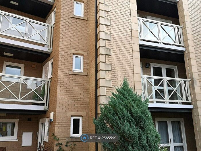 2 Bedroom Flat To Rent In Haywra Court, Harrogate, HG1