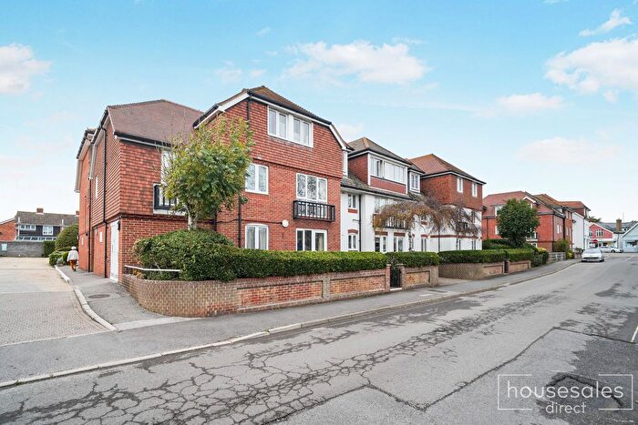 1 Bedroom Flat For Sale In Danestream Court Sea Road, Milford-On-Sea, SO41