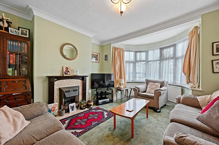 5 Bedroom Semi-Detached House For Sale In Weighton Road, Harrow, HA3