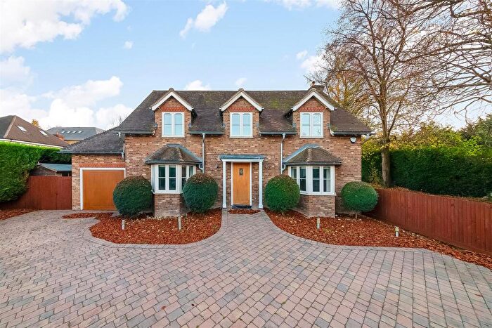 5 Bedroom Detached House To Rent In Privet Mews, Purley, CR8