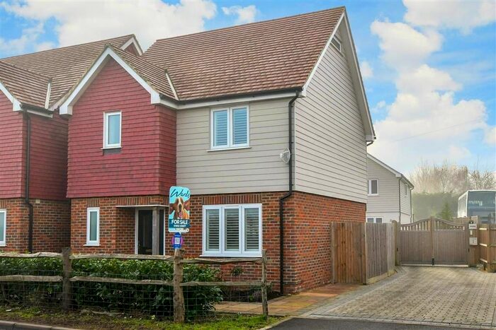 4 Bedroom Detached House For Sale In Badsell Road, Five Oak Green, Tonbridge, Kent, TN12