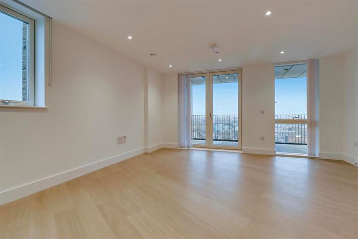 2 Bedroom Apartment To Rent In Herne Hill Road, London, SE24