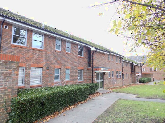 2 Bedroom Flat To Rent In Meudon Court, Grove Road, Surbiton, KT6