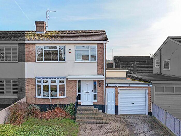 3 Bedroom Semi-Detached House For Sale In Manor Road, Benfleet, SS7