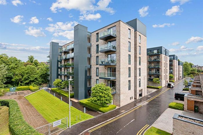 2 Bedroom Flat For Sale In / Hamilton Gardens, Botanics, G12