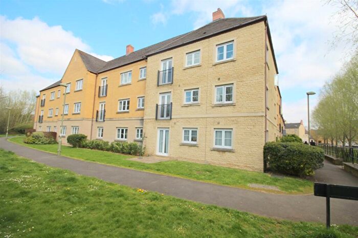 2 Bedroom Flat To Rent In New Bridge Street, Witney, OX28