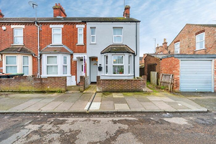 3 Bedroom End Terrace House For Sale In Bridge Road, Bedford, Bedfordshire, MK42