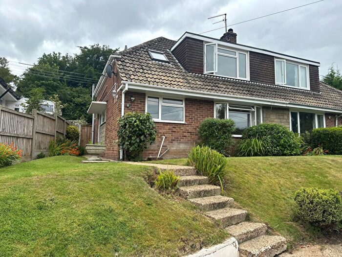 3 Bedroom Bungalow To Rent In Stonehall Road, Lydden, CT15