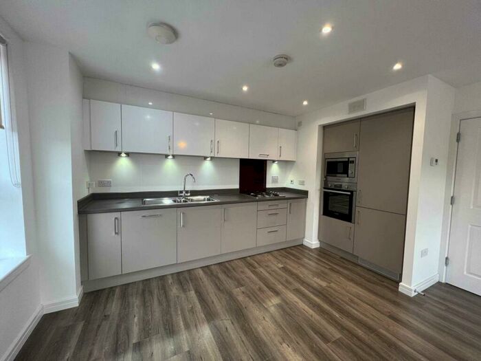 2 Bedroom Flat To Rent In Richmond Park Terrace, Oaklands, G5