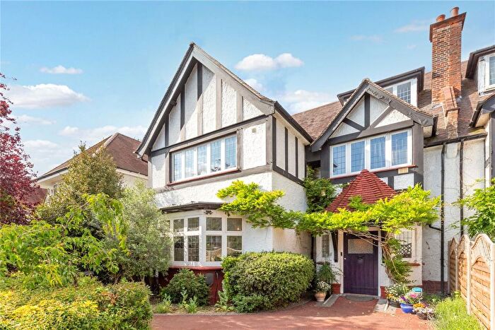 4 Bedroom Flat To Rent In St. Gabriels Road, London, NW2