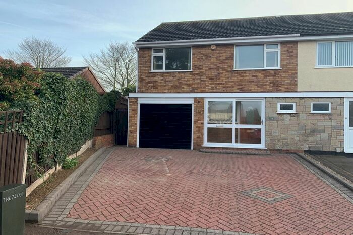 3 Bedroom Semi-Detached House To Rent In Longlands Drive, Amington, Tamworth, Staffordshire, B77
