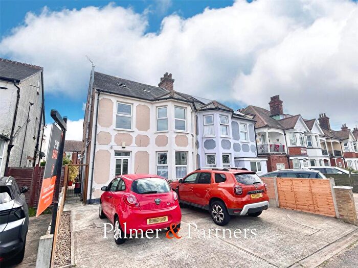 4 Bedroom Semi-Detached House For Sale In Hayes Road, Clacton-on-Sea, Essex, CO15