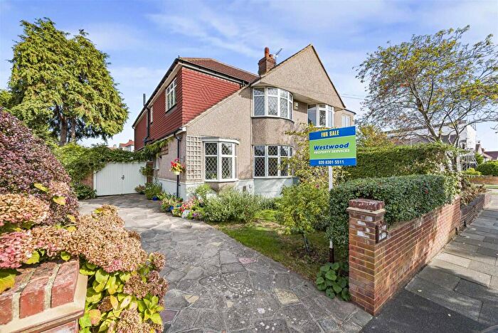 5 Bedroom Semi Detached House For Sale In Marlborough Park Avenue, Sidcup, DA15