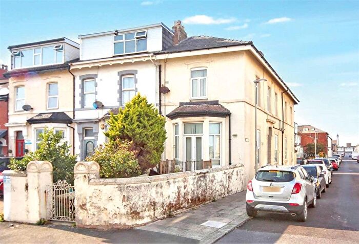 5 Bedroom End Terrace House For Sale In Dean Street, Blackpool, FY4