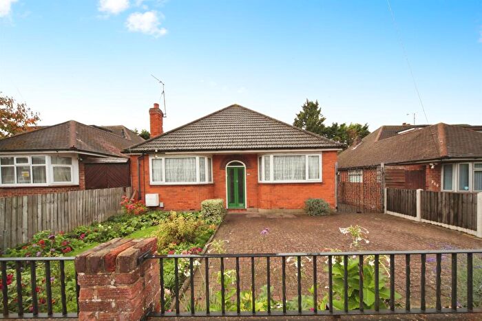 3 Bedroom Detached House For Sale In Ashcroft Road, Luton, LU2