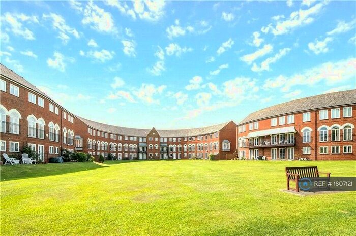 2 Bedroom Flat To Rent In Chethams, Bedford, MK42
