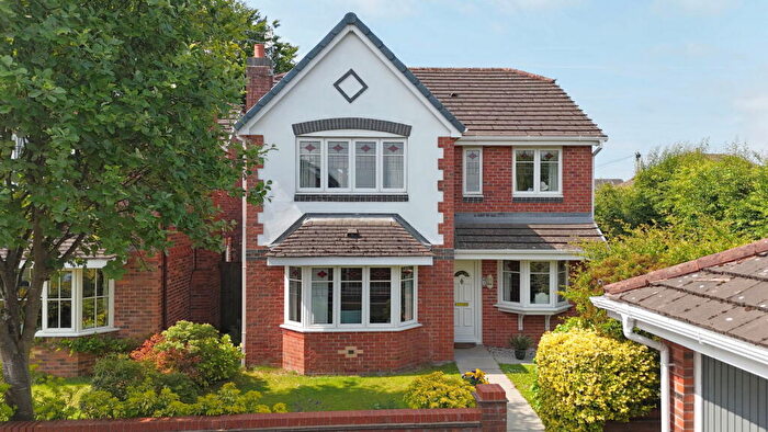 4 Bedroom Detached House For Sale In Rowan Close, Burscough, L40